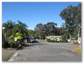 Kempsey Tourist Village - Kempsey: Entrance to the Caravan Park with plenty of space for checking in.