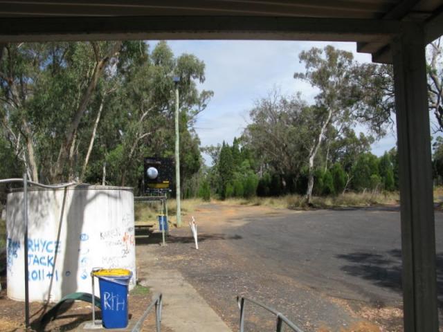 Yamminba Rest Area - Kenebri: View looking south which shows additional gravel area with some screening from the Highway.