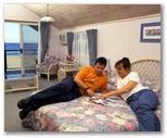 Kendalls on the Beach Holiday Park - Kiama: Bedroom with views of the ocean