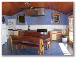Surf Beach Holiday Park - Kiama: Camp kitchen and BBQ area