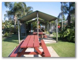 Drifters Holiday Village - Kingscliff: BBQ and picnic area