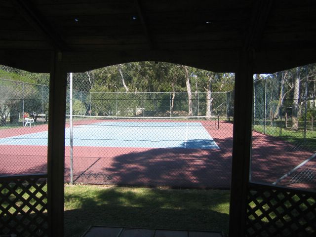 Kioloa Beach Holiday Park - Kioloa Beach: Tennis court