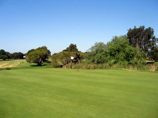 Kogarah Golf Course - Kogarah: Green on Hole 1