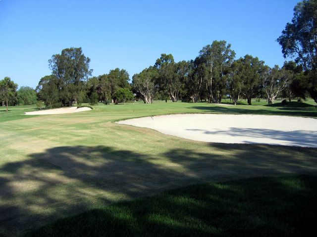 Kogarah Golf Course - Kogarah: Large bunkers before green on Hole 5