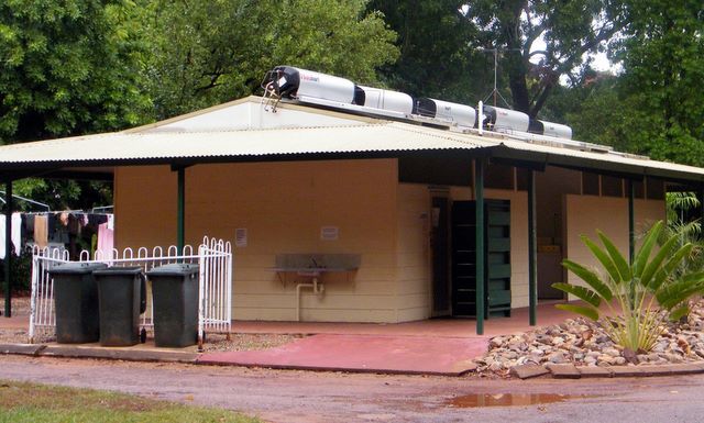 Hidden Valley Tourist Park - Kununurra: Amenities block and laundry - there are two in the park.