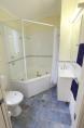 King Reef Resort Van Park - Kurrimine Beach North: Spa bathroom in Deluxe spa cabin