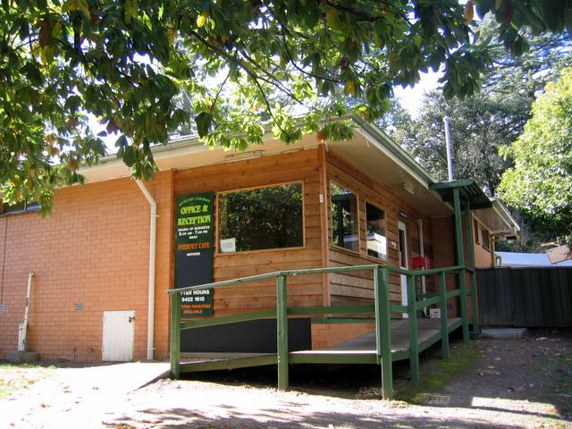 Kyneton Caravan Park which closed down in April 2010 - Kyneton: Reception and office