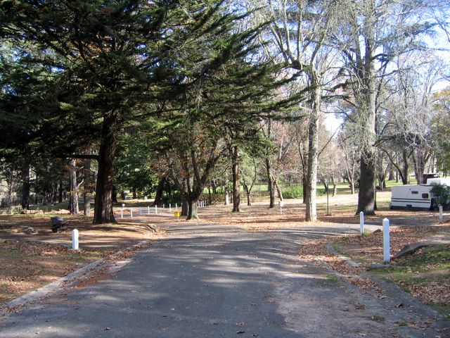 Kyneton Caravan Park which closed down in April 2010 - Kyneton: Good paved roads throughout the park
