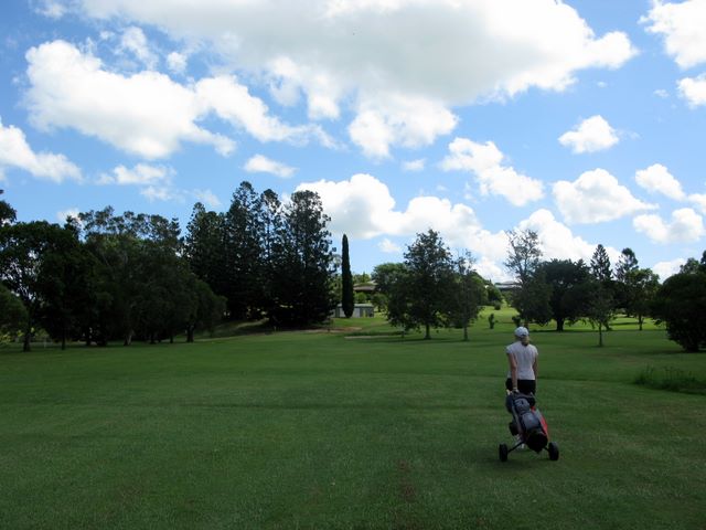 Kyogle Golf Course - Kyogle: Approach to the green on Hole 3.