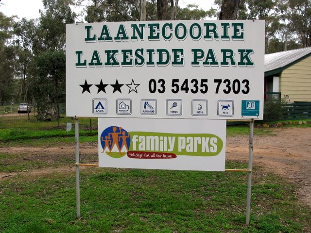 Laanecoorie Lakeside Park - Laanecoorie: Laanecoorie Lakeside Park welcome sign
