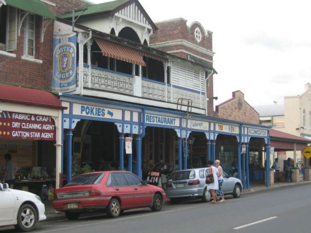 Laidley Caravan Park - Laidley: Historic Exchange Hotel in main street of Laidley