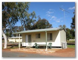 Lake View Caravan Park - Lake Cargelligo: Cottage accommodation ideal for families, couples and singles