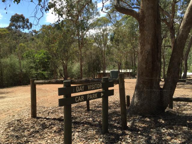 Devils Cove Campground - Lake Eildon National Park: Day Visitor car park
