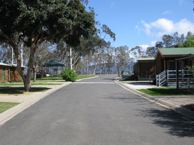 Lake Fyans Holiday Beach Park - Lake Fyans: Good paved roads throughout the park