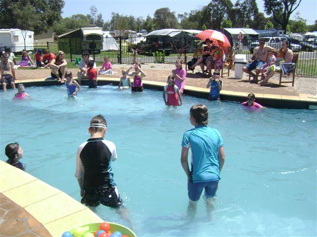 Eastern Beach Holiday Park - Lakes Entrance: Swimming pool 