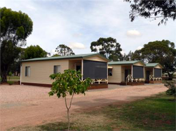 Laura Community Caravan Park - Laura: Cottage accommodation, ideal for families, couples and singles
