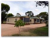 Laura Community Caravan Park - Laura: Cottage accommodation, ideal for families, couples and singles