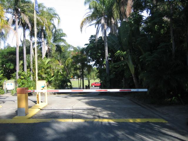 Lismore Palms Caravan Park - Lismore: Secure entrance