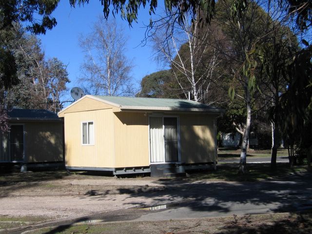 Lithgow Tourist and Van Park - Lithgow: Cottage accommodation ideal for families, couples and singles