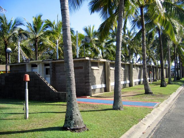 Central Tourist Park - Mackay: Amenities block and laundry