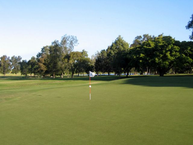 Mackay Golf Course - Mackay: Green on Hole 5