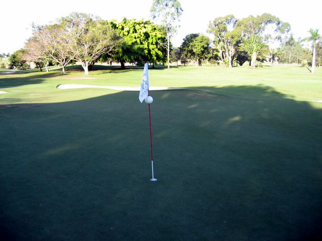 Mackay Golf Course - Mackay: The Green on Hole 6 is completely surrounded by bunkers