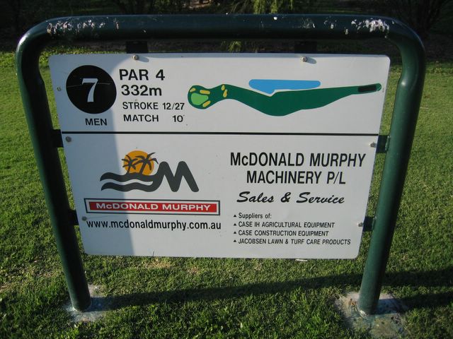 Mackay Golf Course - Mackay: Layout of Hole 7: Par 4, 332 metres