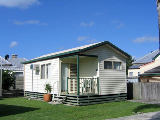 Maclean Riverside Caravan Park - Maclean: Cottage accommodation ideal for families