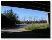 Harwood Bridge - Maclean: Further paved area under the bridge.  You can enter and leave this area quite easily.