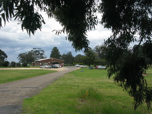 Maffra Golf Club RV Park - Maffra: Entrance to Golf Club.  The park is located to the left of the Clubhouse.