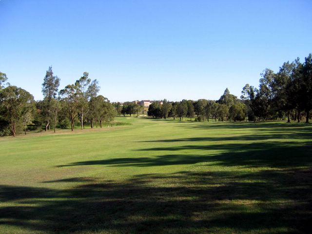 Easts Leisure and Golf Course - Maitland: Approach to the Green on Hole 2