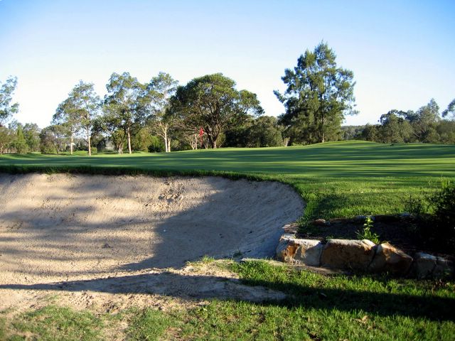 Easts Leisure and Golf Course - Maitland: Green on Hole 6 with large bunker