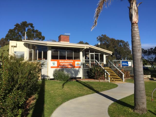 Mallacoota Foreshore Holiday Park - Mallacoota: Reception and office. Check in here when you arrive.
