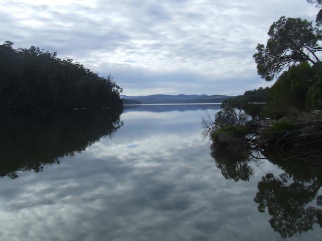 Mallacoota Foreshore Holiday Park - Mallacoota: sou-west arm of the top lake