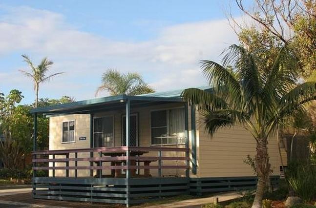 East's Ocean Shores Holiday Park - Manning Point: Cabin accommodation which is ideal for couples, singles and family groups.