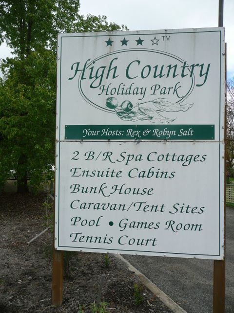 High Country Holiday Park - Mansfield: High Country Holiday Park welcome sign