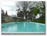 High Country Holiday Park - Mansfield: Swimming pool