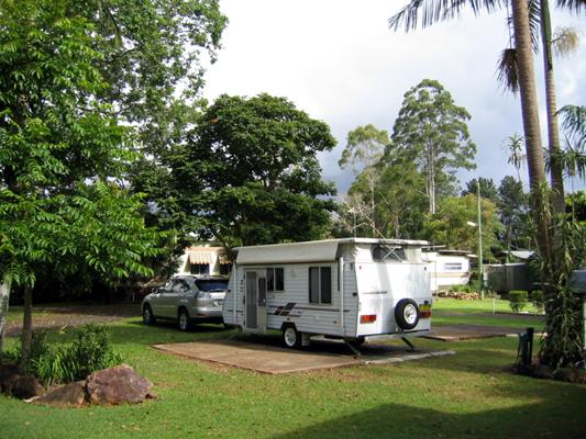 Lilyponds Holiday Park - Mapleton: Powered sites for caravans