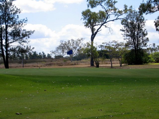 Mareeba Golf Course - Mareeba: Green on Hole 1