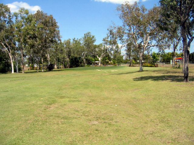 Mareeba Golf Course - Mareeba: Approach to the Green on Hole 5