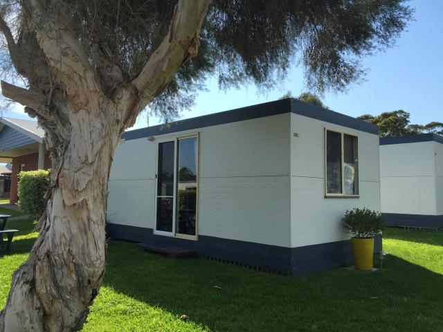 Marlo Caravan Park & Motel - Marlo: Budget cabin accommodation which is ideal for individuals or couples.