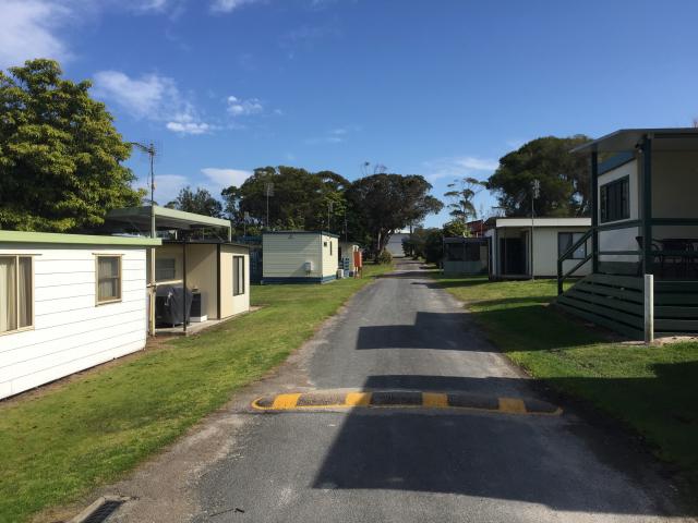 Marlo Ocean View Caravan & Camping Park - Marlo: Good paved roads throughout the park.
