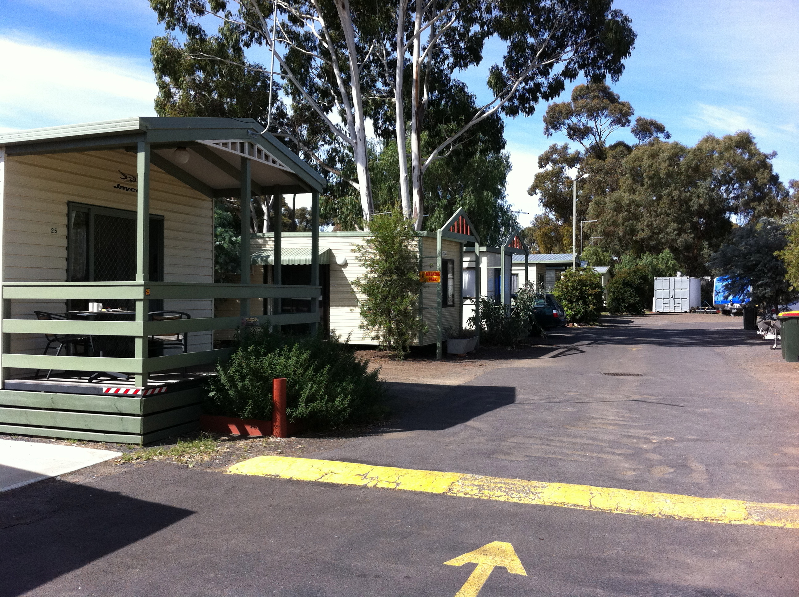Golden Country Motel and Caravan Park - Maryborough: Cottage accommodation, ideal for families, couples and singles