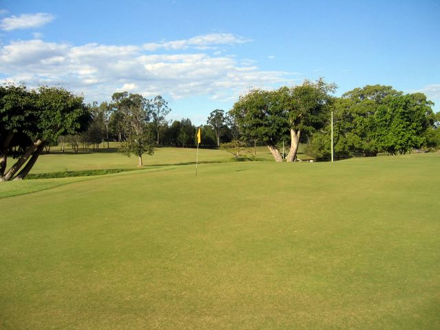 Maryborough Golf Course - Maryborough: Green on Hole 17