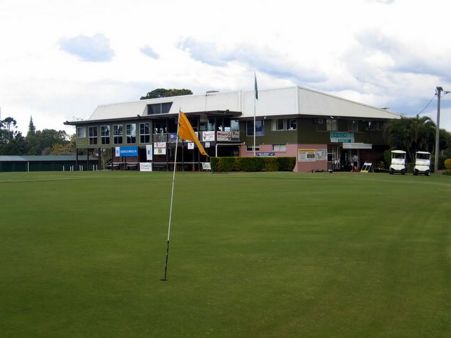 Maryborough Golf Course - Maryborough: Green on Hole 18 with Clubhouse in background