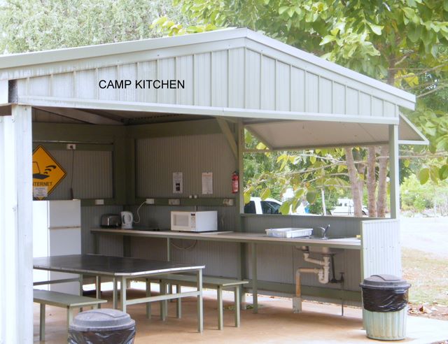 Mataranka Cabins and Camping - Bitter Springs Mataranka: Camp Kitchen