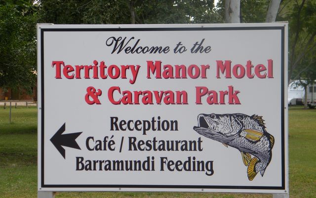 Territory Manor Caravan Park - Mataranka: Territory Manor Motel and Caravan Park welcome sign