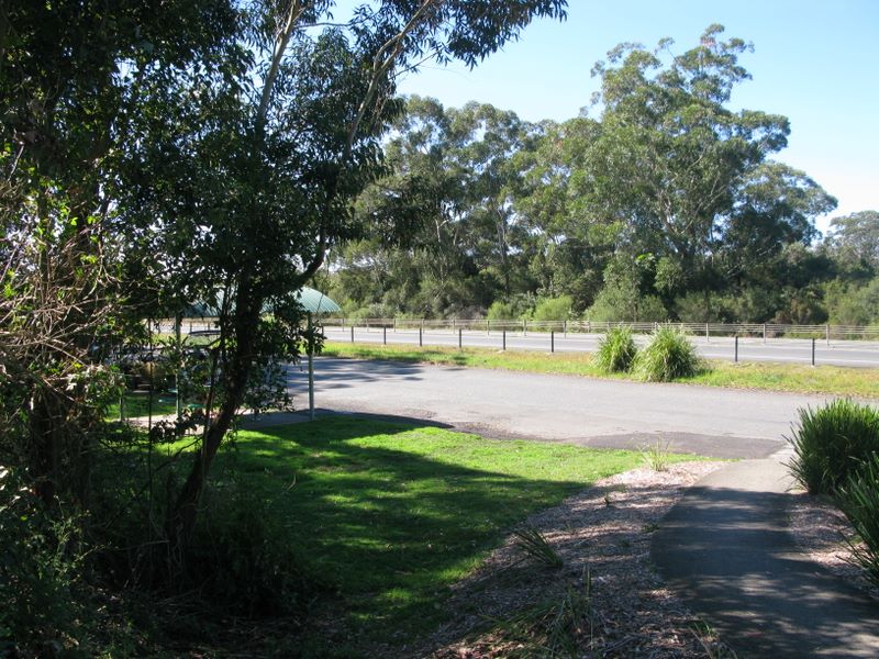 Wardell Rest Area - Meerschaum Vale: Picnic area to the right.