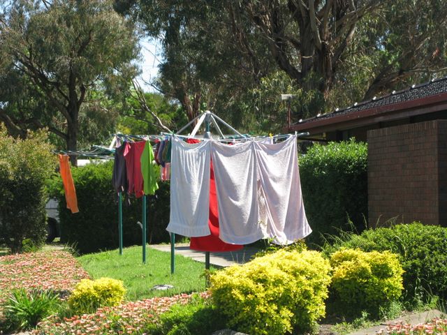 South East Holiday Village - Chelsea Heights: Clothesline.