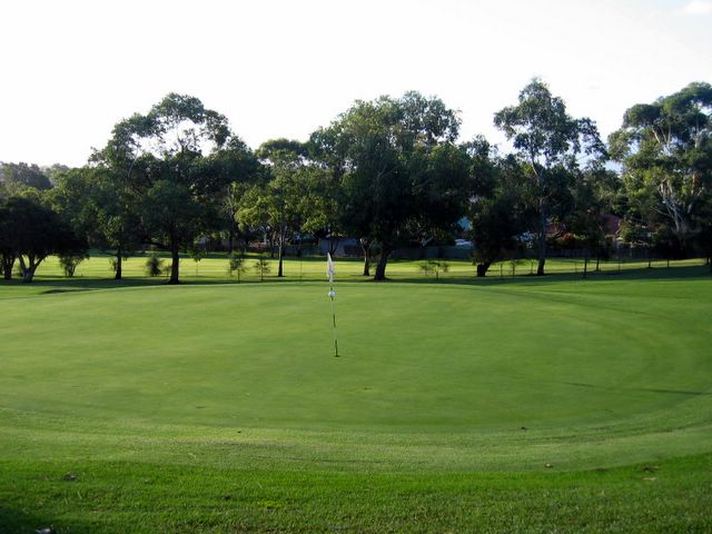 Merewether Golf Course - Adamstown: Green on Hole 17